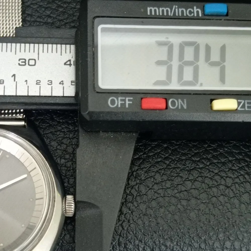 Vintage 1970 Allwyn Manual Mens Silver Watch W/Metal Strap & Silver accents